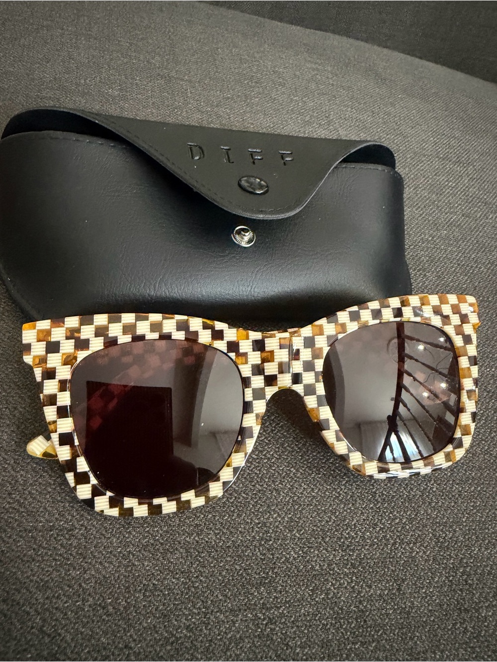 Diff Checkered Square Sunglasses - Black/Brown